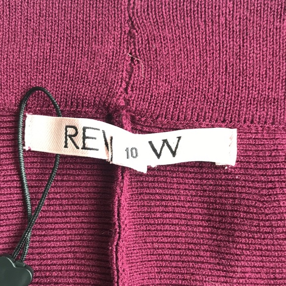 Review womens knit skirt size 10/12 maroon mini flare stretchy EUC - Picture 7 of 8
